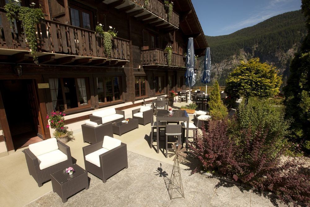 Hotel Aux Mille Etoiles Salvan Exterior foto